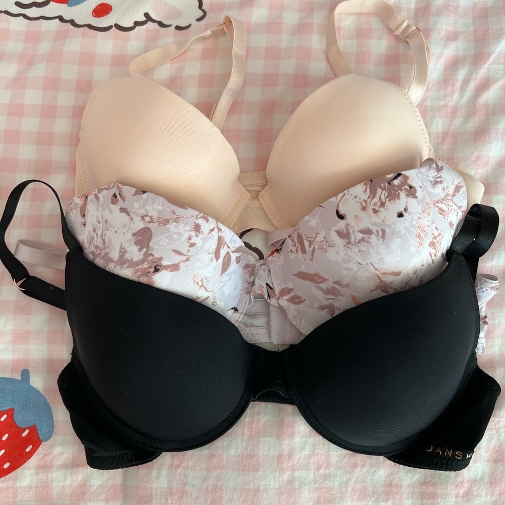 Three Danskin bras size 34B!🧡